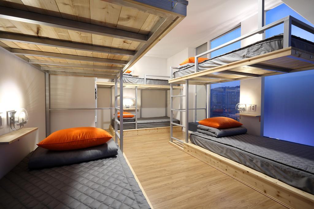 First Guesthouse Пусан Стая снимка