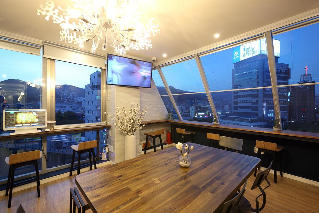 First Guesthouse Пусан Екстериор снимка