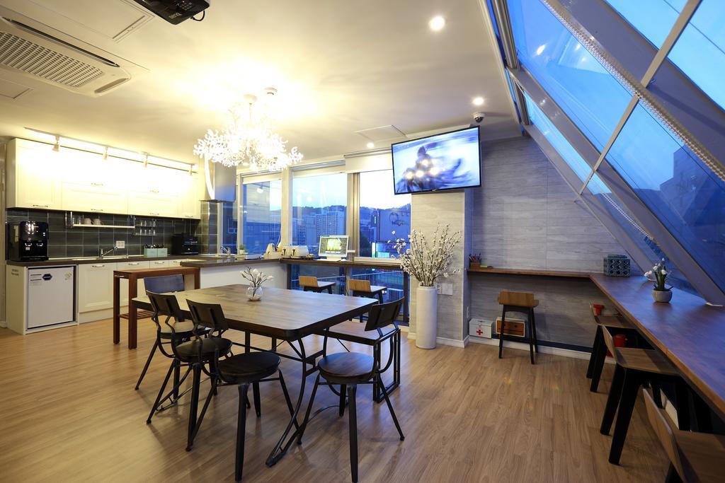 First Guesthouse Пусан Екстериор снимка